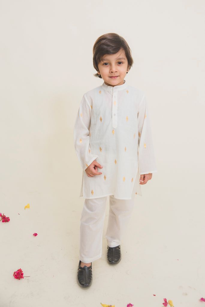 FULL SLEEVES WHITE & GOLD PRINT KURTA